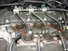 Der Motorraum des Chevrolet Camaro 3,6 L 224 KW nach der Autogasumrüstung